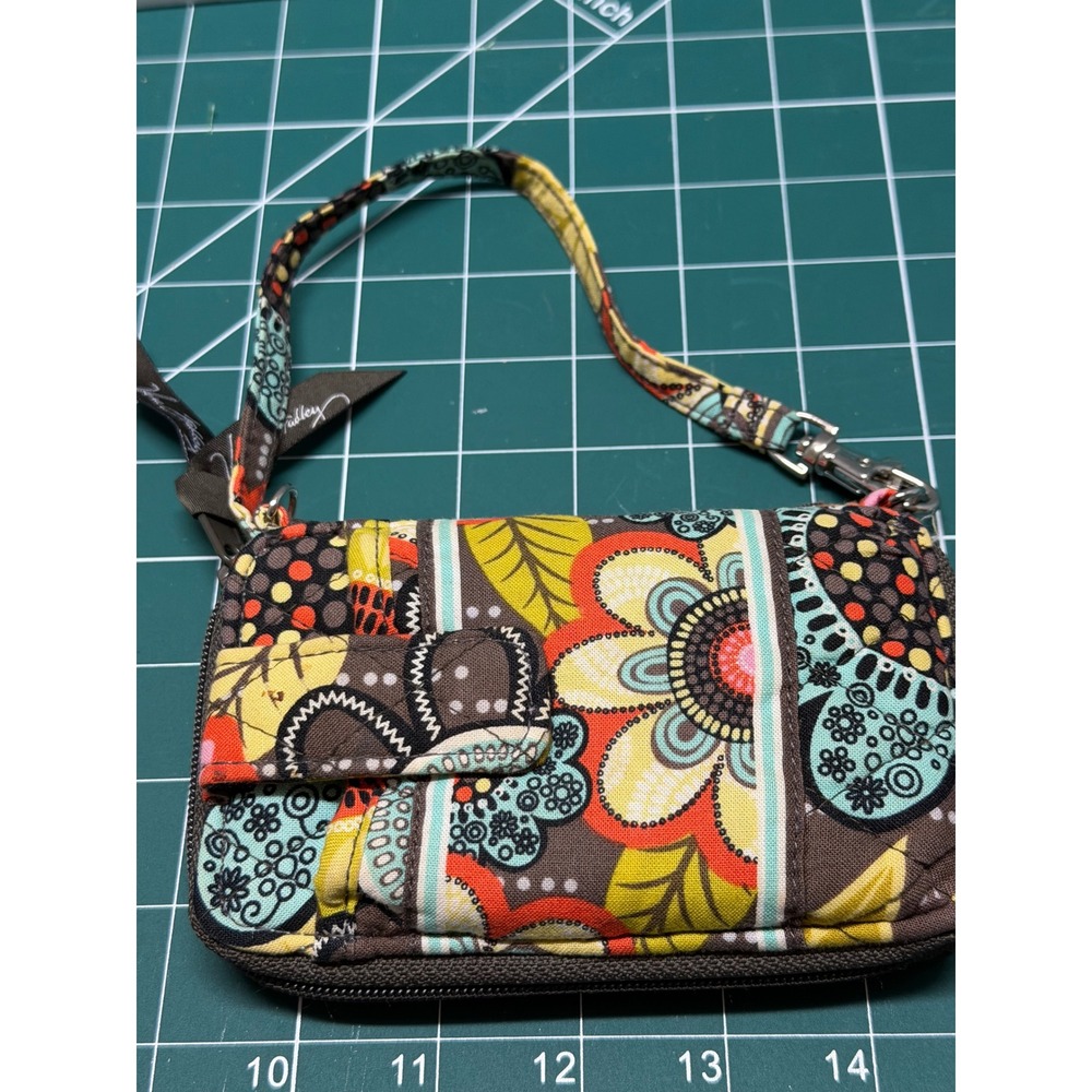 Vera Bradley All In One Wristlet Wallet Rhythm and Blues Floral Quilted Cotton - Picture 1 of 7